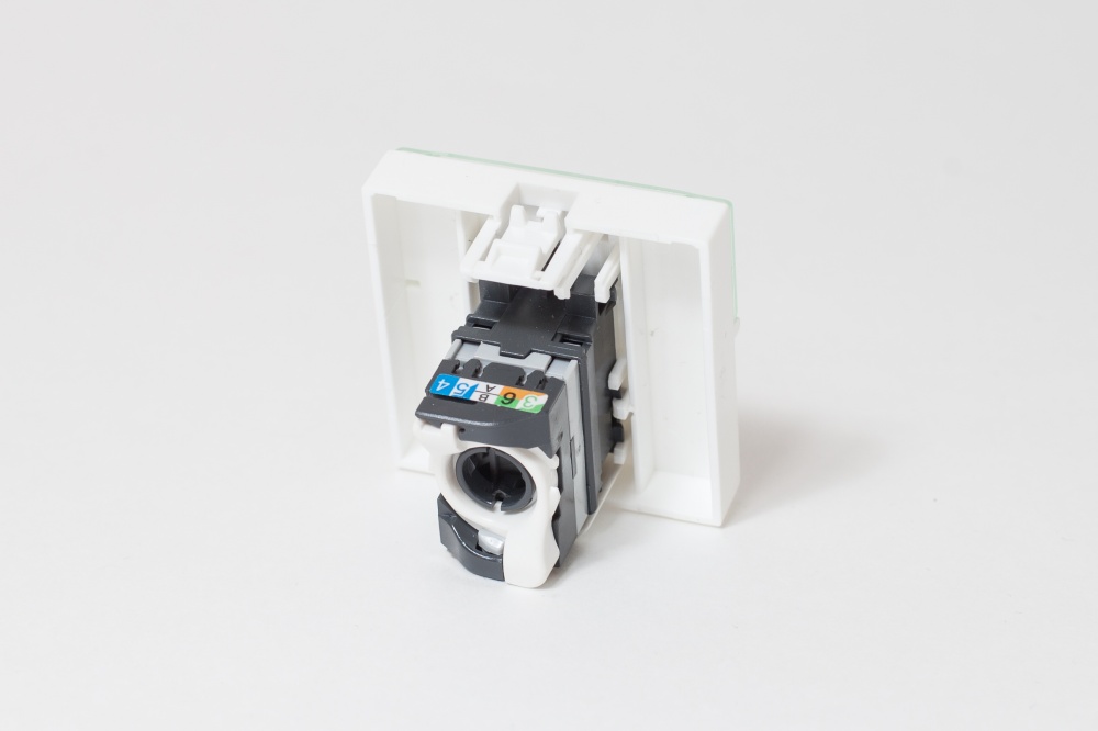 Розетка информационная UTP 1хRJ45 45х45 cat5е (200007)_2